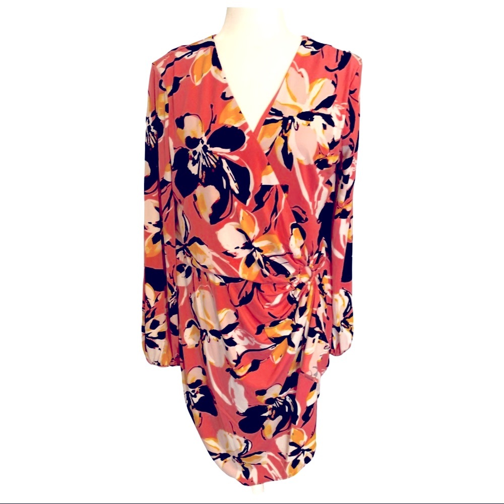 Dress pink with flowers - V neck, gathers at waist. Very flattering